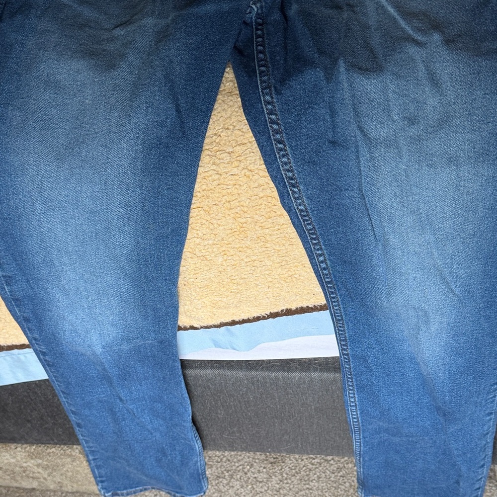 Levi’s Men's Relaxed Fit Blue Jeans - Picture 2 of 4